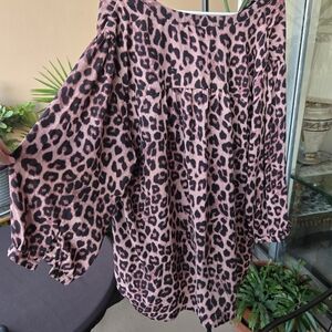 Chic Leopard Print Blouse